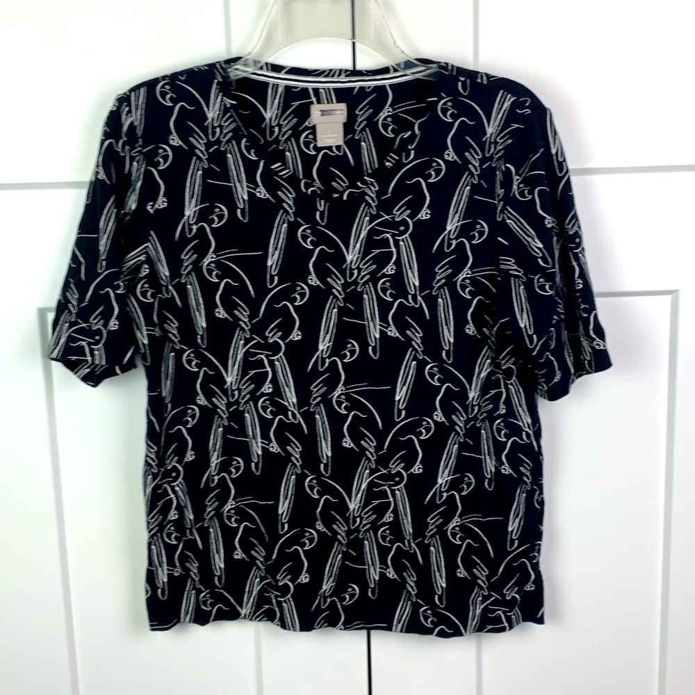 Chico’s MEDIUM 1 Tropical Bird Black White Top Parrot Bird
